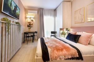 Downtown Living - Modern Studios by Athenaeum