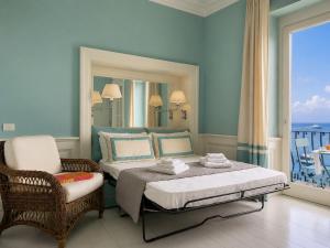 500 meters from the port, sea view, and air conditioning