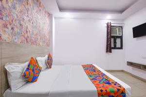 FabHotel Snereya