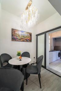 NB Aura House