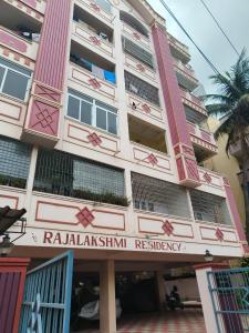 Sivarama sea view city IN 3 AC Rooms 2 living Halls beside RK Beach road opp VUDA PARK