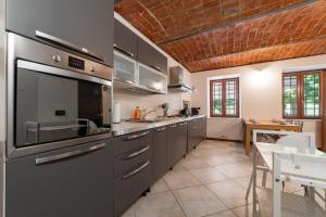 Exclusive Villa with Swimming Pool and Tennis Area