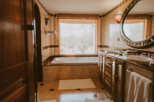 Amboseli Serena Safari Lodge