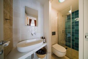 TD Thalia Apartments
