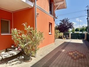 Lelle Udvar 6 AC Free parking