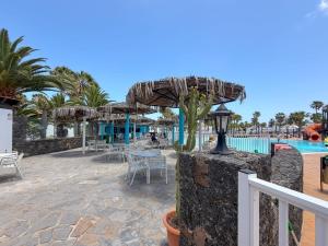 Oasis Dunas pool View