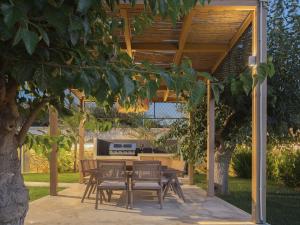 Villa Skianos - Seaview Sanctuary 500m to Beach by etouri