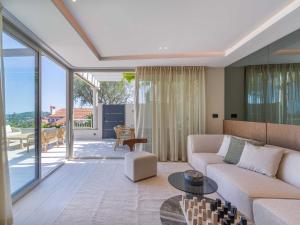 Exceptional Apartment with Terrace & Sea View