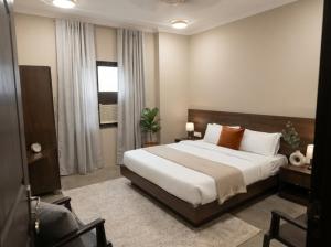 Hotel Signature Plaza - Near Lajpat Nagar Metro