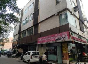 Hotel Signature Plaza - Near Lajpat Nagar Metro