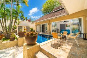 2 Bedrooms Pool Villa with Garden Dok Mai