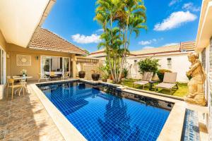 2 Bedrooms Pool Villa with Garden Dok Mai