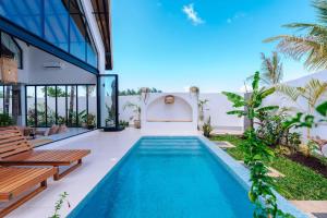 Bohemian Rhapsody Villa Luxury 2BR Chalet