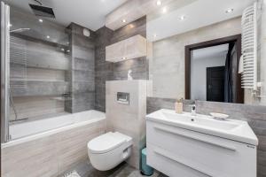 Masarska 8 Grand Apartment by BookingHost