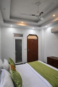 Around Stays-Hotel Aviral Ganga, Tapovan