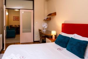 RH Charming Apartment São Victor