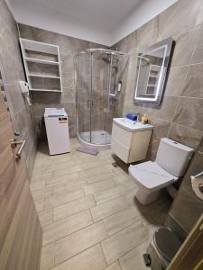 SeaSide Holiday Luxury Family Apartment - Beach Pool & Spa Resort langa plaja