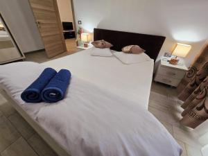 SeaSide Holiday Luxury Family Apartment - Beach Pool & Spa Resort langa plaja