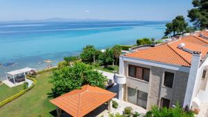 Royal Luxury Villa by AKTIS VILLAS