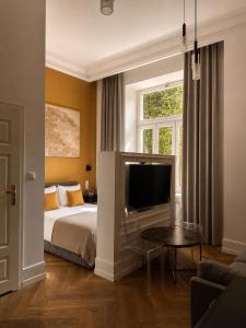 Gentle Glow Suite by Tyzenhauz
