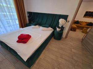 Luxury SeaView Apartment Azizi - Beach Pool & Spa Resort vedere latera Mare