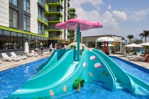 Luxury SeaView Apartment Azizi - Beach Pool & Spa Resort vedere latera Mare