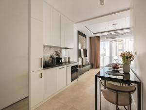 URBAN APARTMENTS Global 10th Floor No 7- Balcony -Free Garage