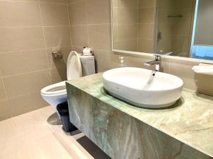 Studio Gold Coast Apartment 52m with sea view