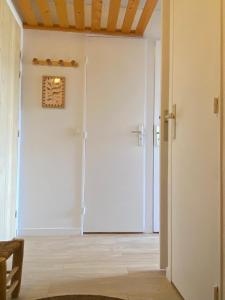 Appartement 4 à 6 couchages proximité immédiate des pistes avec balcon