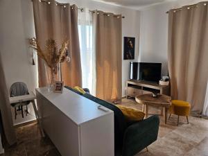 Studio neuf avec jardin et jacuzzi privé, Monteux