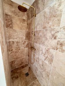 Studio neuf avec jardin et jacuzzi privé, Monteux