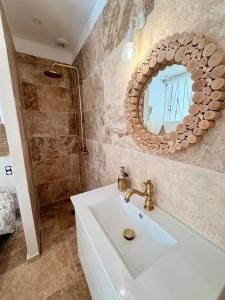Studio neuf avec jardin et jacuzzi privé, Monteux