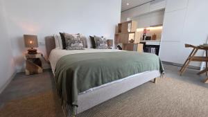 A Proa do Moliceiro WHITE 405 - Main Avenue