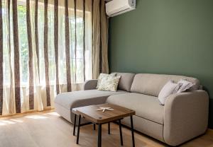 Bright & Cozy Apartment Close to Sea Garden by Flat Manаger