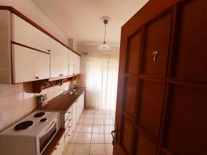 Elenis Apartments Igoumenitsa - Γκαρσονιέρα 2ου ορόφου επιπλωμένη, εξωπλισμένη
