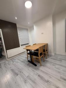 Budget friendly 3 Bedroom House in Wolverhampton