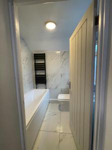 Budget friendly 3 Bedroom House in Wolverhampton