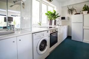 Modern Fully Equipped Apartment with Balcony and Rooftop - CT1