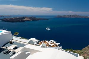 Sun Rocks Boutique Hotel - Caldera View Suites & Sunset Dining Experience