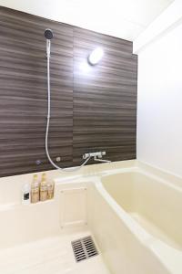 Namba kuromon 301 , Hokusai House 3 min to Dotonbori BR Sleeps 8