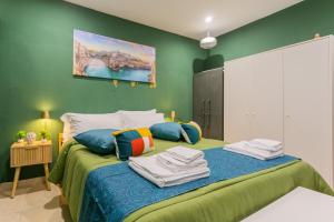 NEW - NEAR BARI VECCHiA & CENTRAL STATION - Typical Bari Home