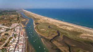 Varanda soalheira em Conceição de Tavira