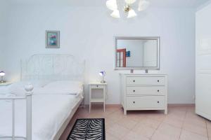 Spacious Apartment steps from the City Centre