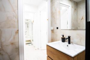 Syntagma Luxury Family Apartment
