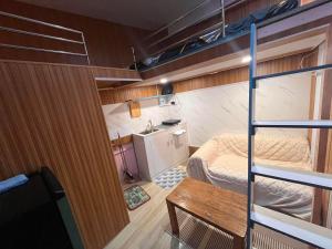 Kenjie Apartment