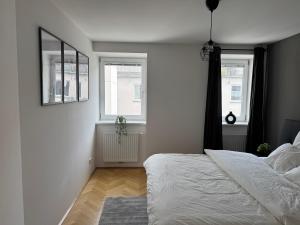 100qm, 2 BR, Schönbrunn, central, balcony