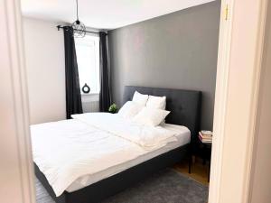 100qm, 2 BR, Schönbrunn, central, balcony