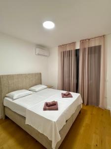 Lux apartments Bar
