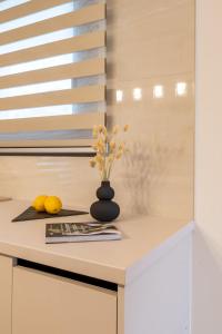 LAKONIZEIN Luxury Suites