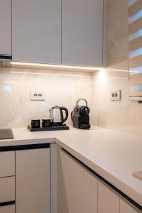 LAKONIZEIN Luxury Suites